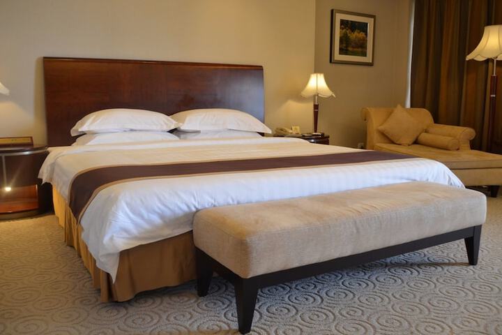 Room 9 of 22