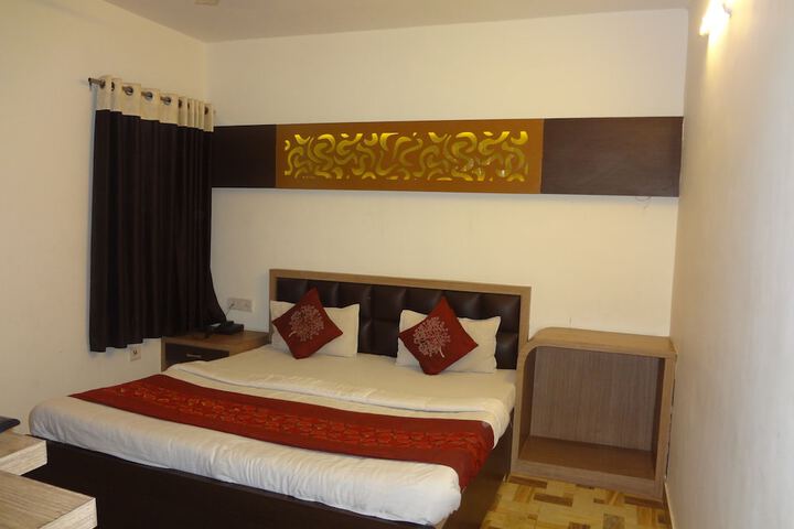 Room 18 of 34