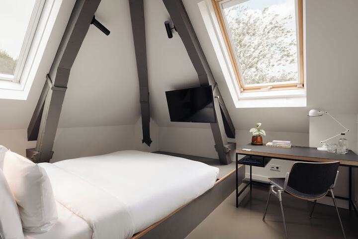 Room 22 of 58