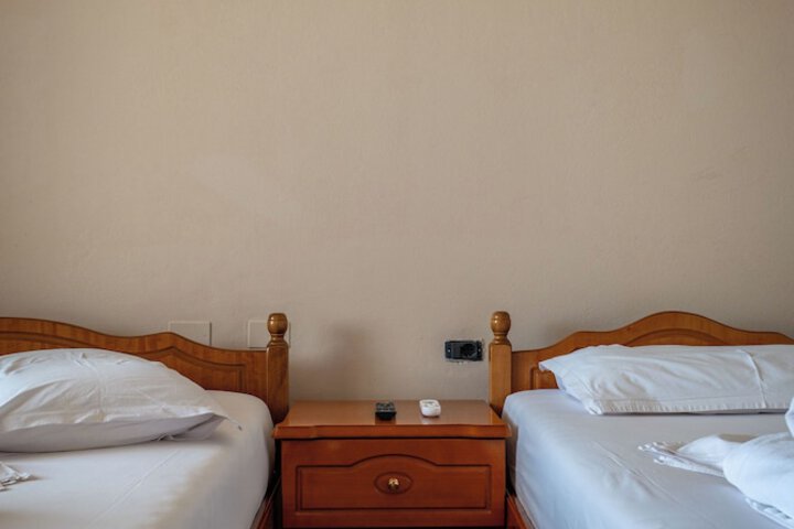 Room 13 of 178