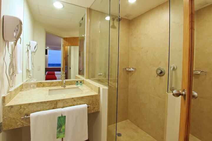 Room 12 of 48