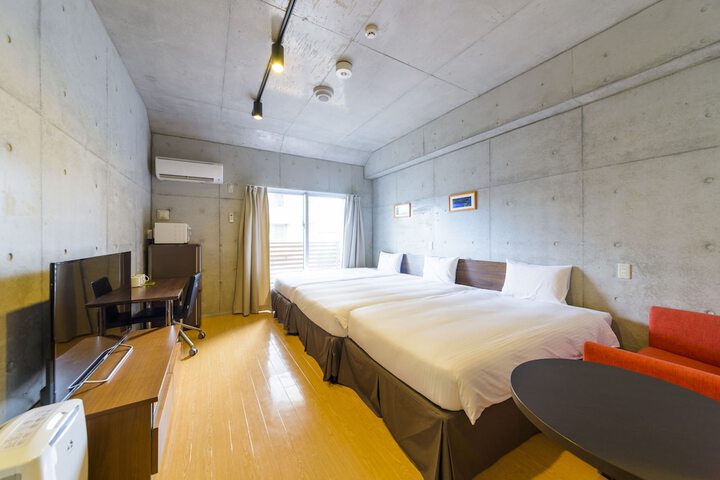 Room 53 of 191