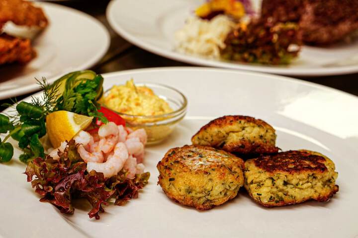 Dining 177 of 214