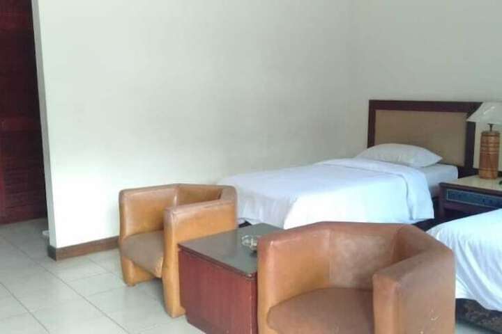 Room 10 of 17