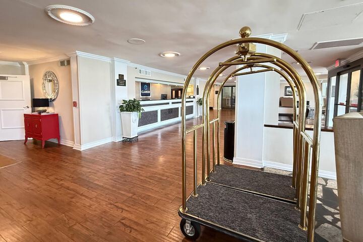 Entrance & Lobby