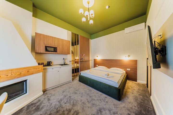 Room 13 of 39