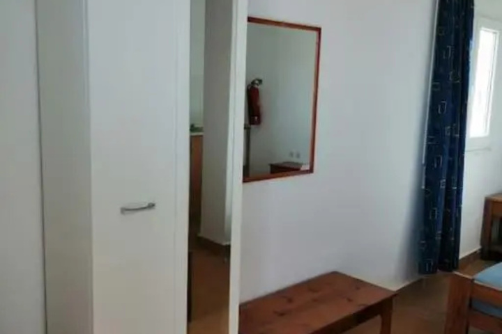 Room 5 of 13