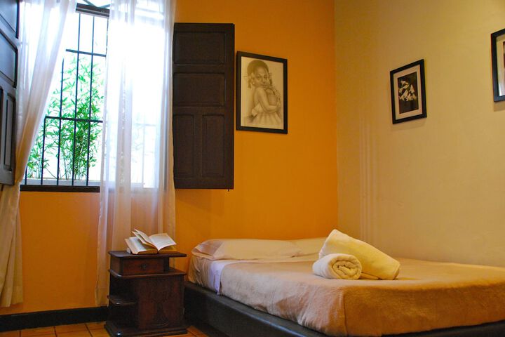 Room 4 of 16