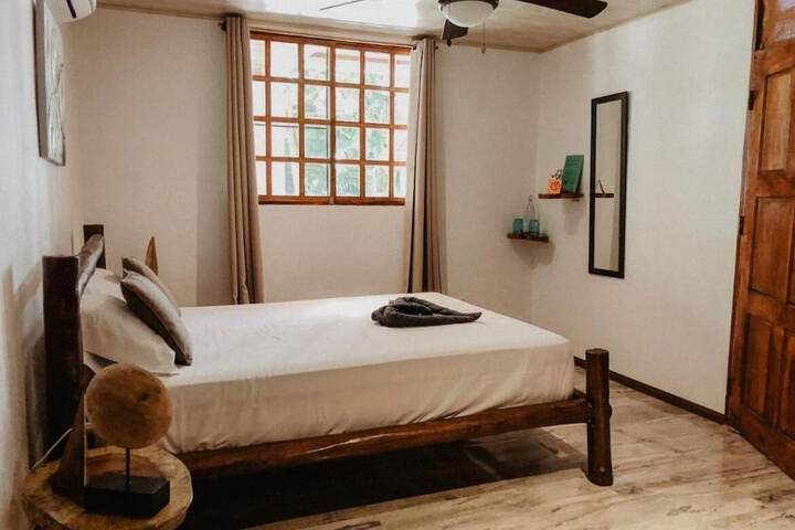 Room 6 of 25