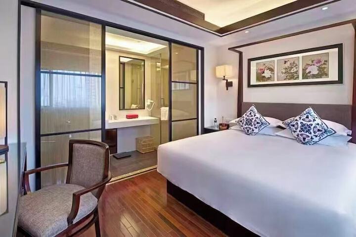 Room 29 of 44