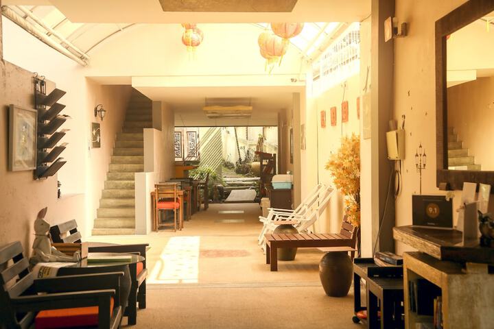 Ballroom/Hall 35 of 40