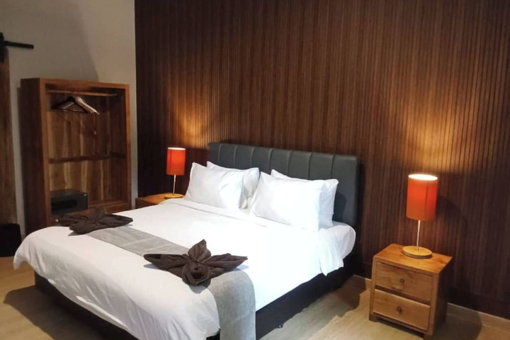 Room 2 of 24