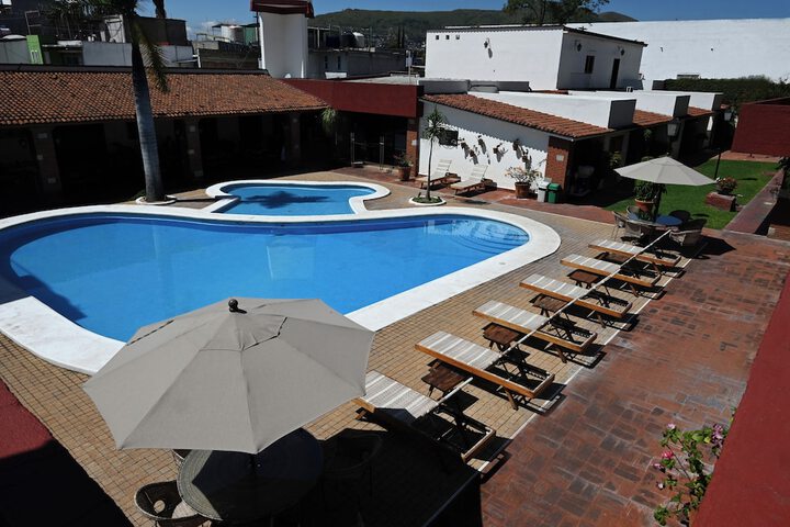Pools & Facilities