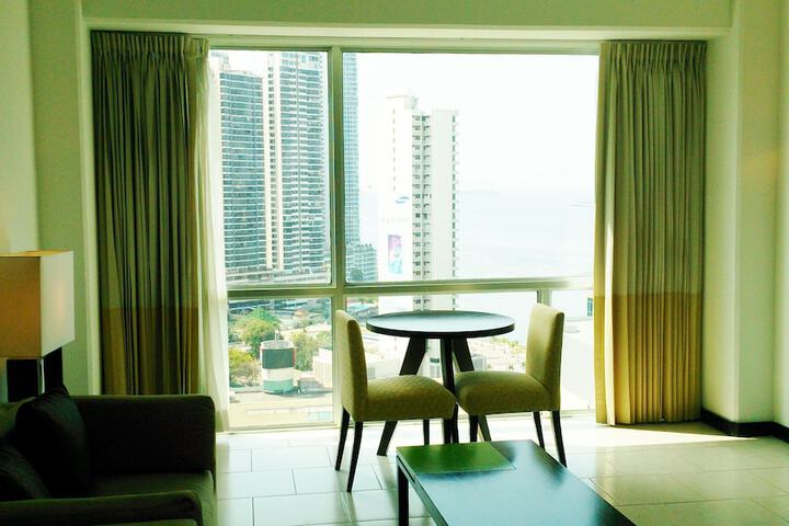Room 52 of 111