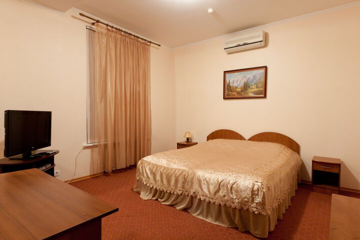 Room 4 of 22