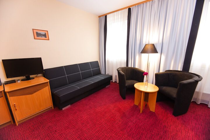 Room 16 of 51