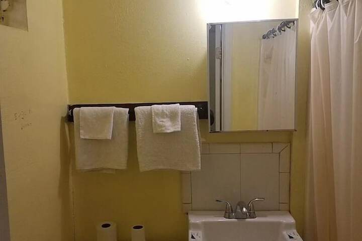 Room 7 of 9
