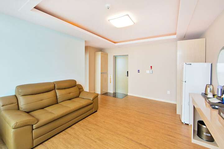 Room 14 of 31