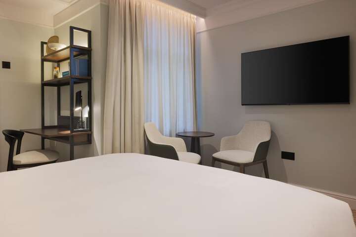 Room 70 of 170