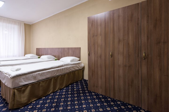 Room 15 of 16