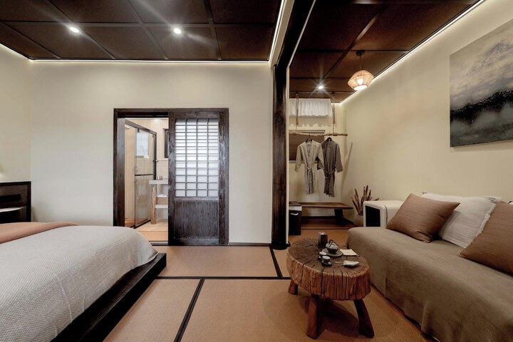 Room 42 of 139
