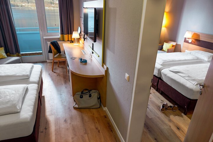 Room 28 of 116