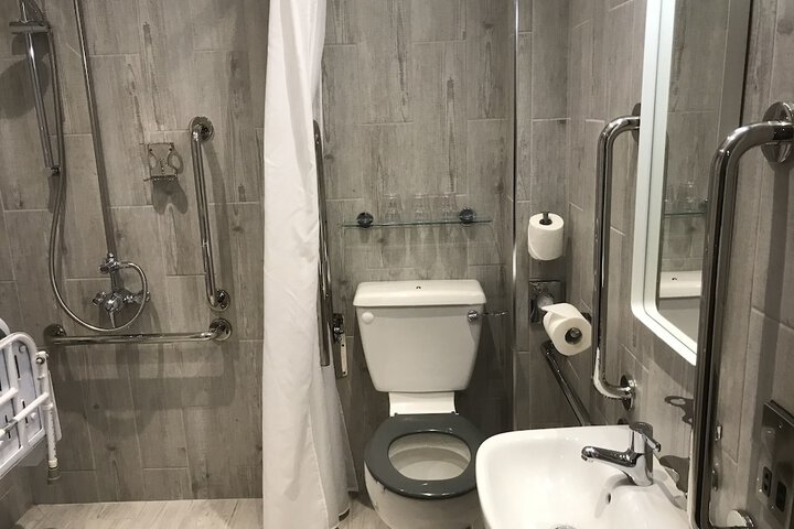 Room 44 of 76