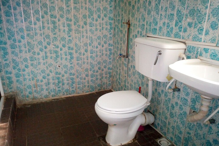 Room 11 of 11