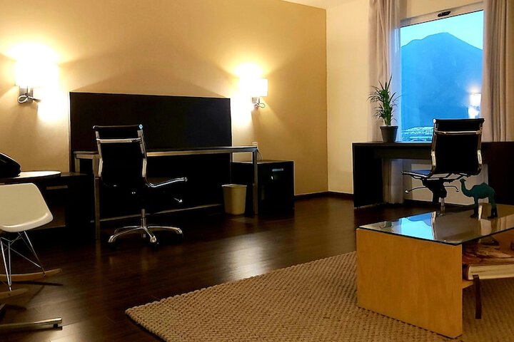 Room 10 of 28