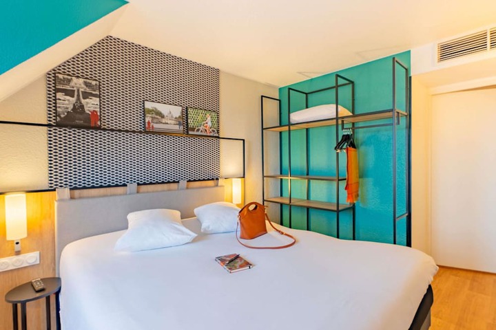 Room 15 of 40