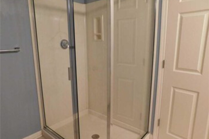 Room 7 of 25