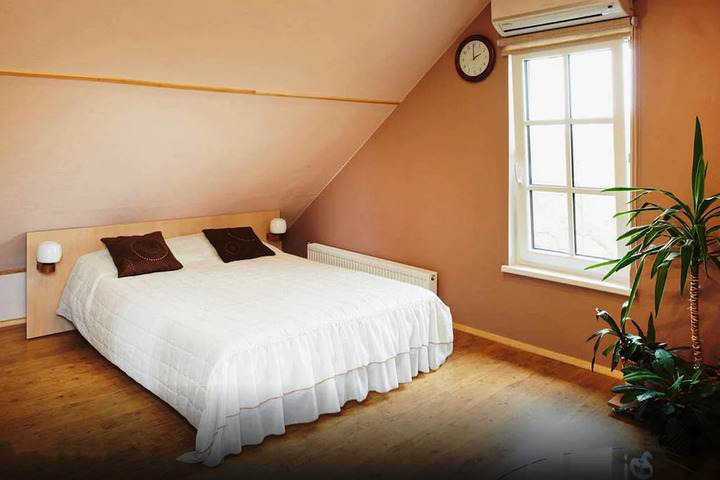 Room 5 of 7