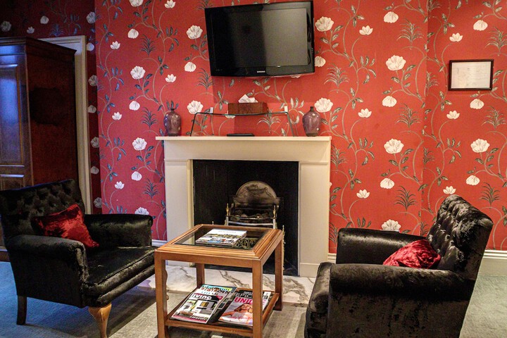 Room 32 of 191