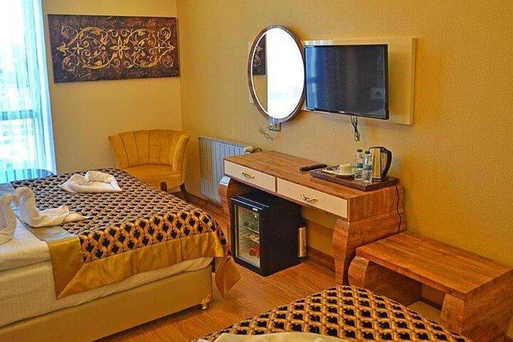 Lounge 6 of 10