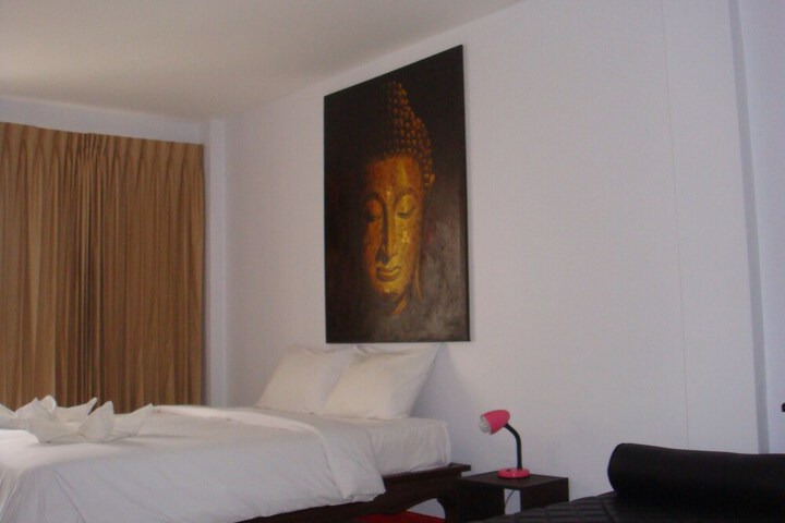 Room 6 of 71