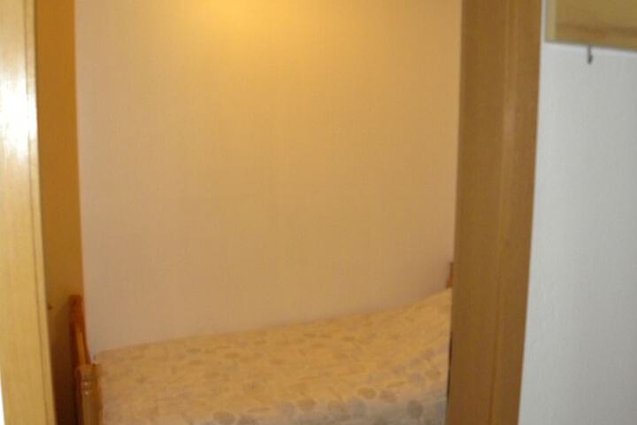 Room 11 of 64