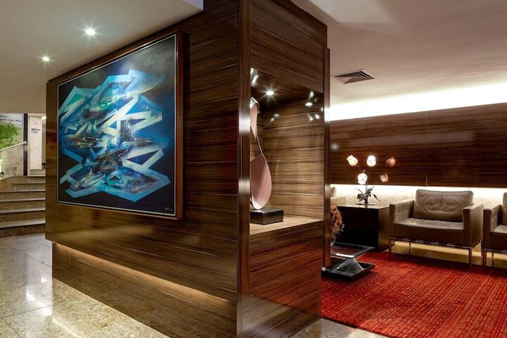 Room 32 of 54
