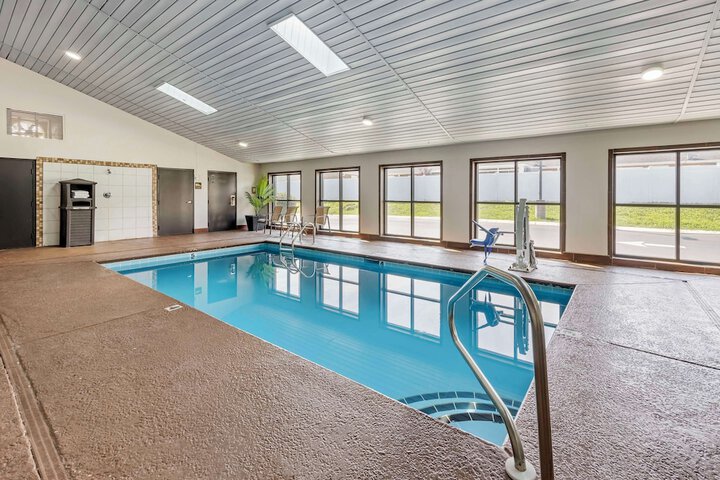 Pools & Facilities