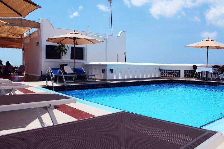 Hotel with Pool