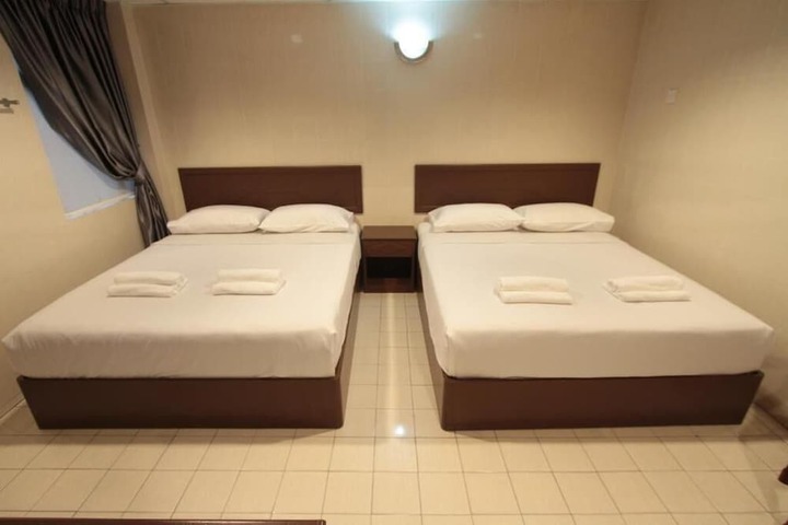 Room 12 of 22