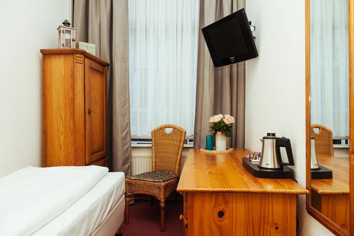 Room 22 of 64