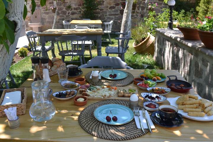 Dining 55 of 66