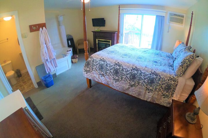 Room 21 of 53