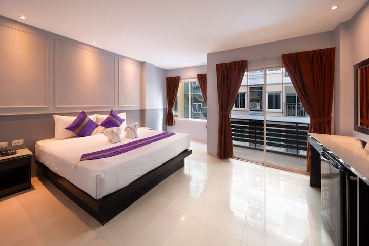 Room 14 of 25