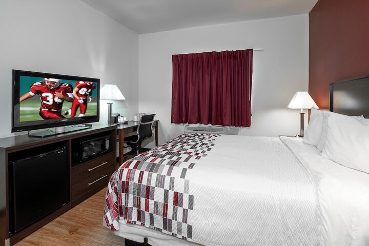 1 King Bed (11 of 15)