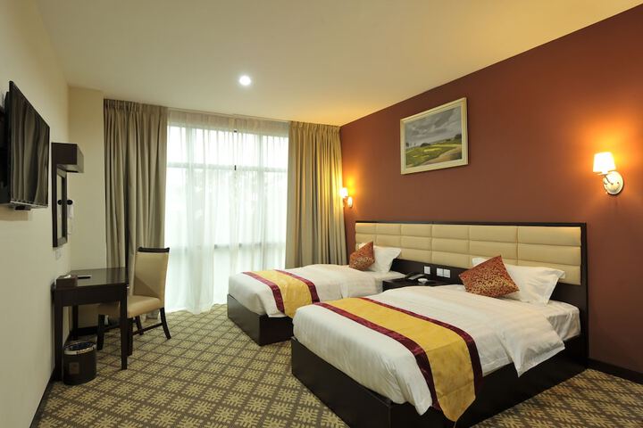 Room 10 of 33