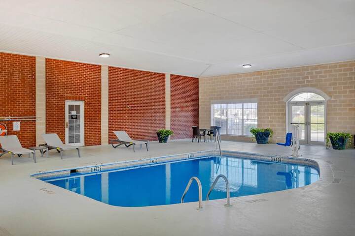 Pool 35 of 47