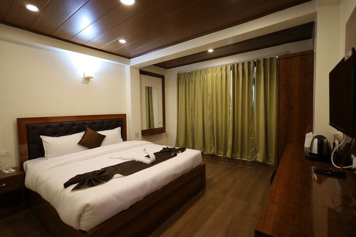 Room 7 of 24