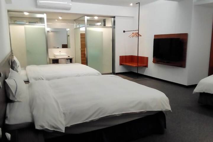Room 19 of 34