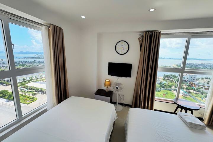 Room 8 of 27